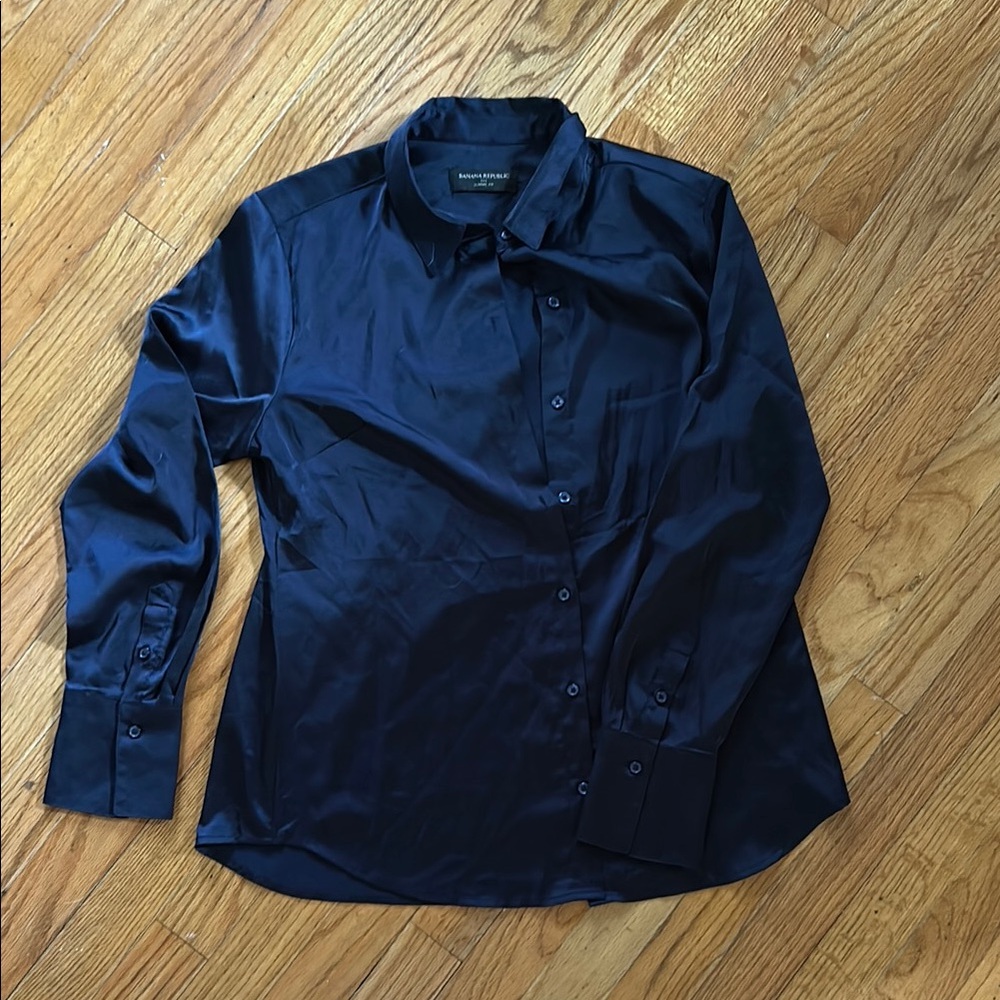 Banana Republic Deep Blue Satin Dress Shirt Classic Style